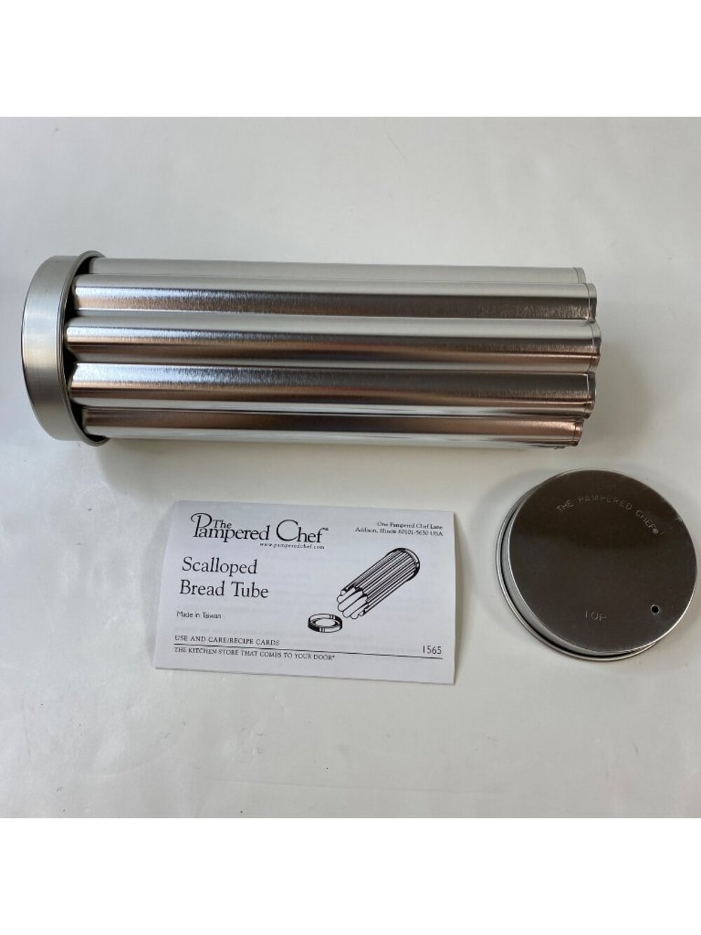 Pampered Chef #1565 Scalloped Bread Tube Baking Tool For Creative Loaves